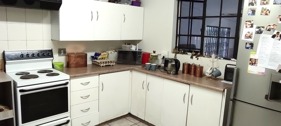 To Let 4 Bedroom Property for Rent in Greenhills Gauteng