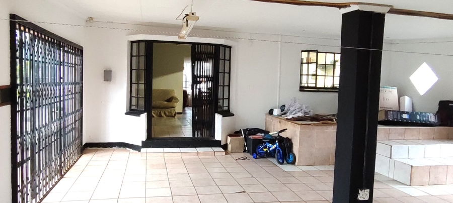 To Let 4 Bedroom Property for Rent in Greenhills Gauteng