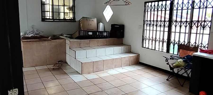 To Let 4 Bedroom Property for Rent in Greenhills Gauteng