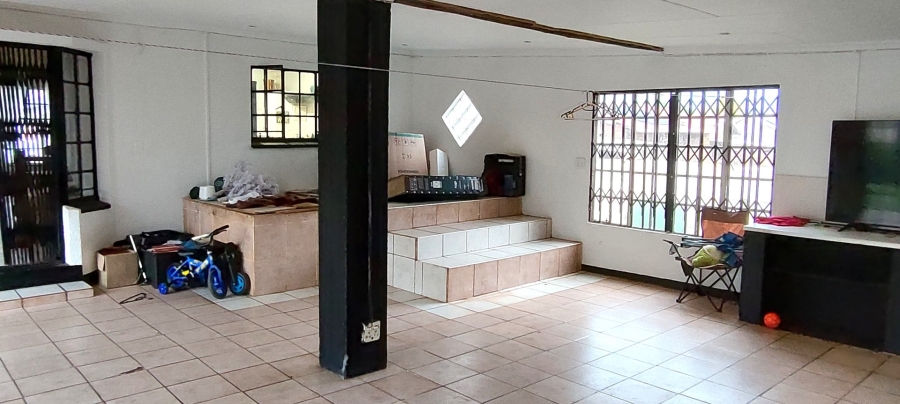To Let 4 Bedroom Property for Rent in Greenhills Gauteng