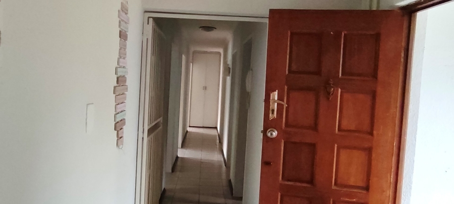 To Let 4 Bedroom Property for Rent in Greenhills Gauteng