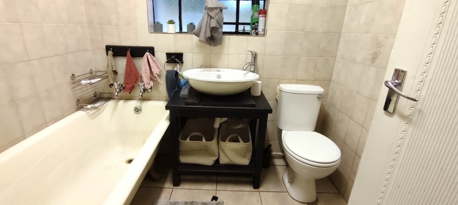 To Let 4 Bedroom Property for Rent in Greenhills Gauteng