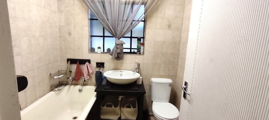To Let 4 Bedroom Property for Rent in Greenhills Gauteng
