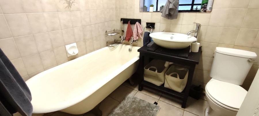 To Let 4 Bedroom Property for Rent in Greenhills Gauteng
