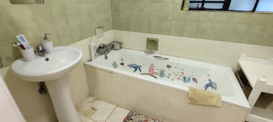 To Let 4 Bedroom Property for Rent in Greenhills Gauteng