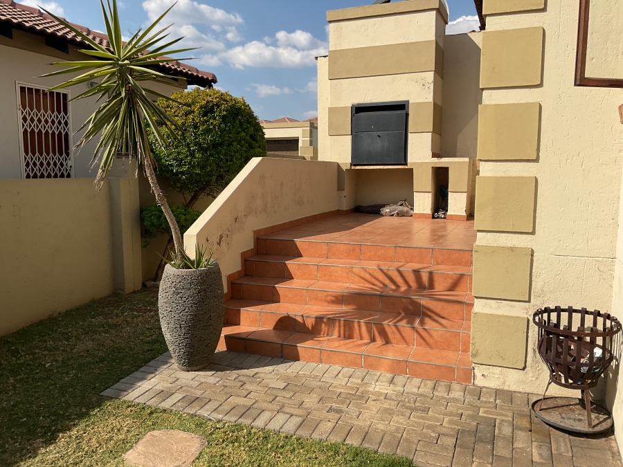 3 Bedroom Property for Sale in The Reeds Gauteng