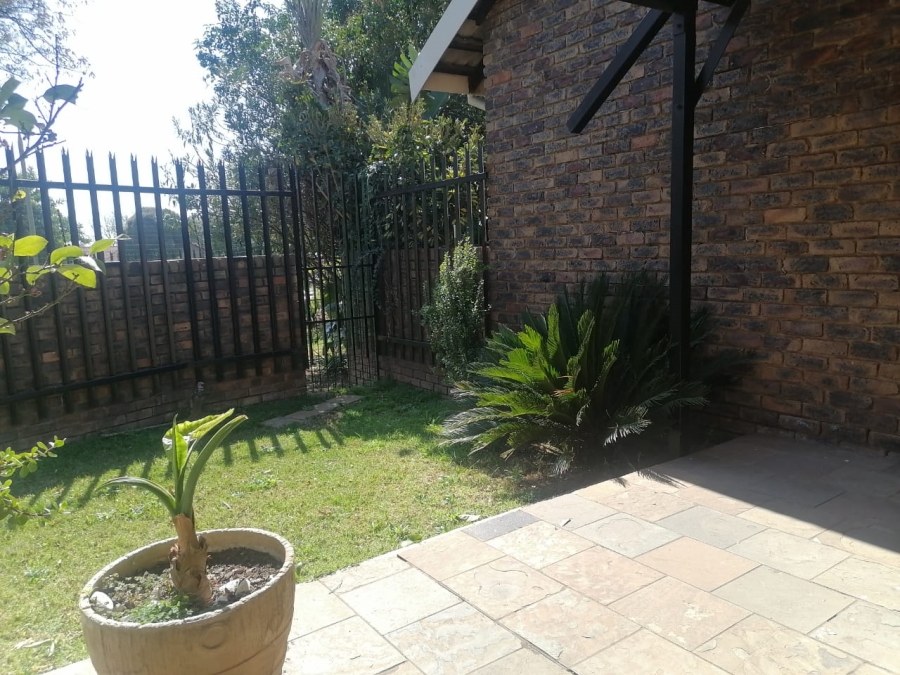 3 Bedroom Property for Sale in Birchleigh North Gauteng