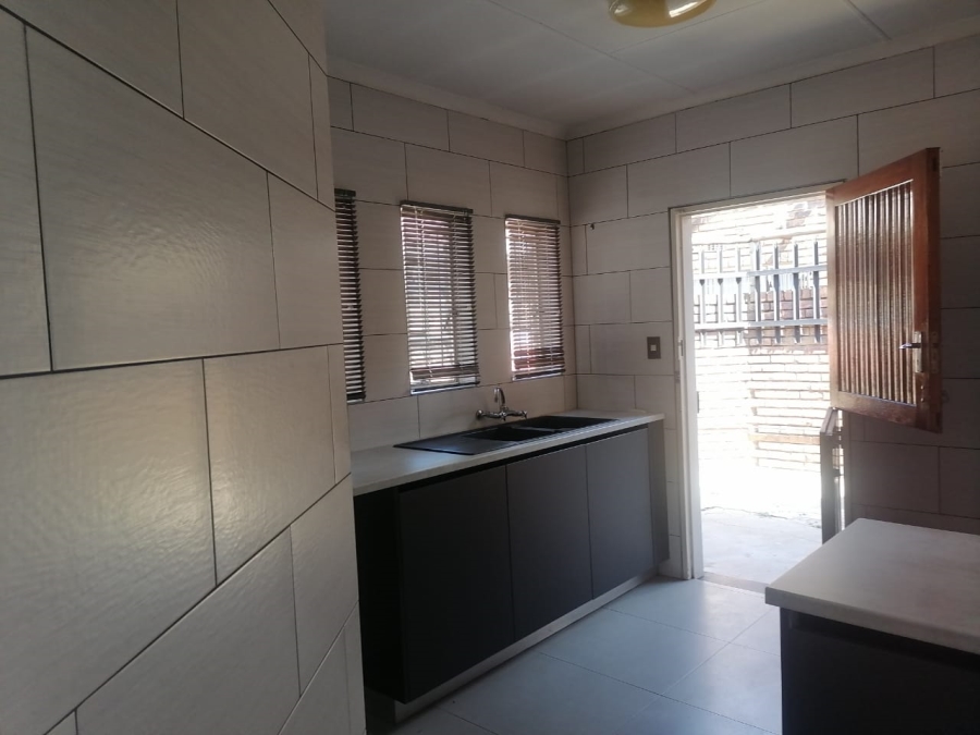 3 Bedroom Property for Sale in Birchleigh North Gauteng