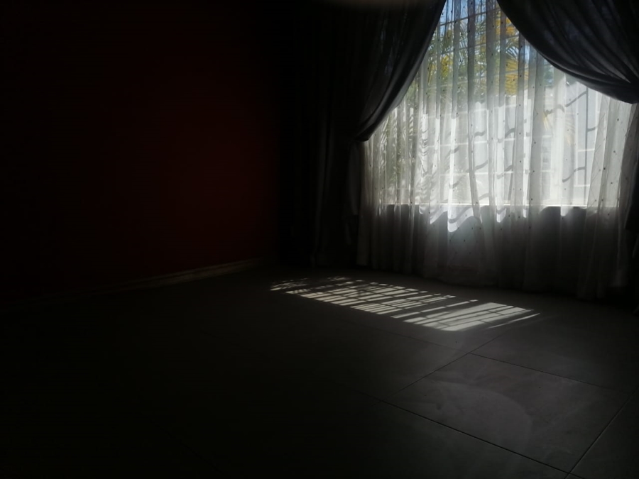 3 Bedroom Property for Sale in Birchleigh North Gauteng