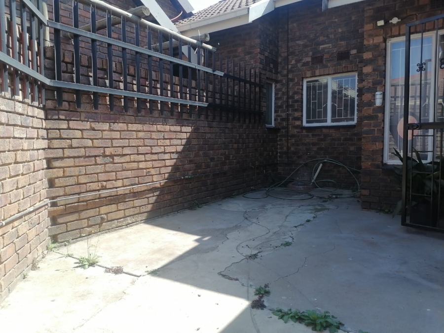 3 Bedroom Property for Sale in Birchleigh North Gauteng