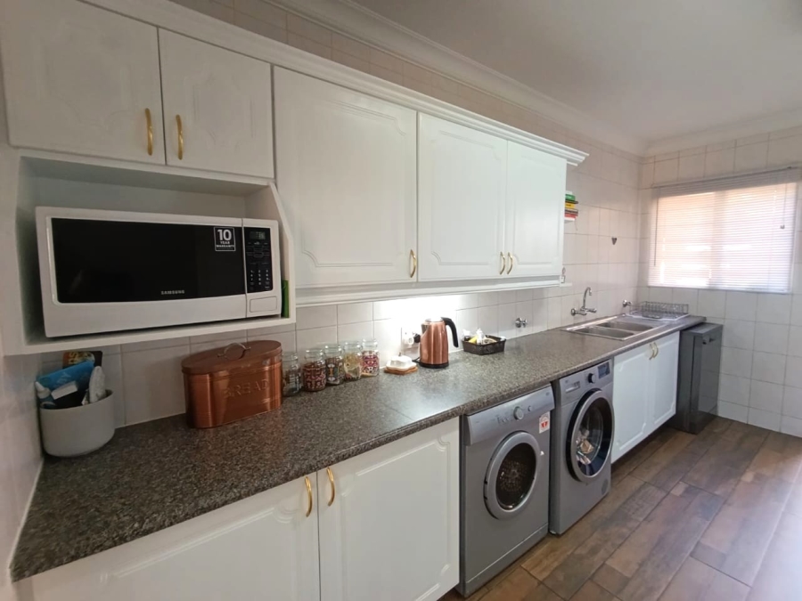 3 Bedroom Property for Sale in Brackenhurst Gauteng