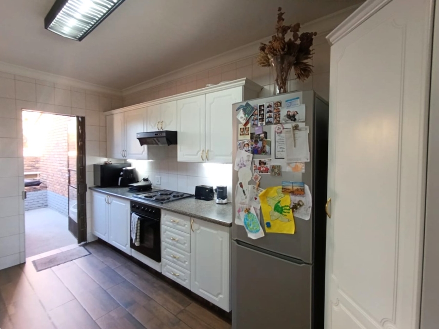 3 Bedroom Property for Sale in Brackenhurst Gauteng