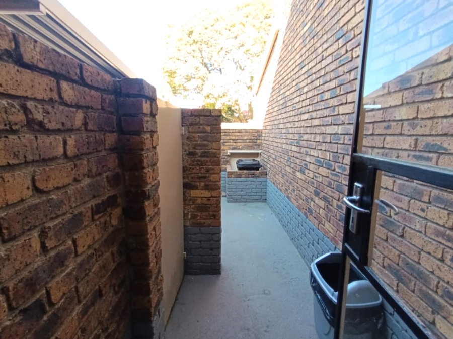 3 Bedroom Property for Sale in Brackenhurst Gauteng