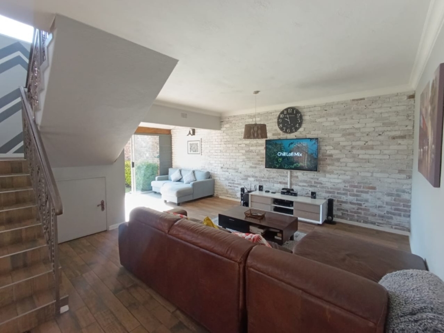 3 Bedroom Property for Sale in Brackenhurst Gauteng
