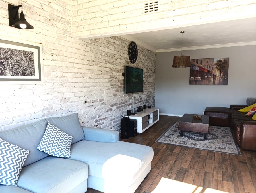 3 Bedroom Property for Sale in Brackenhurst Gauteng