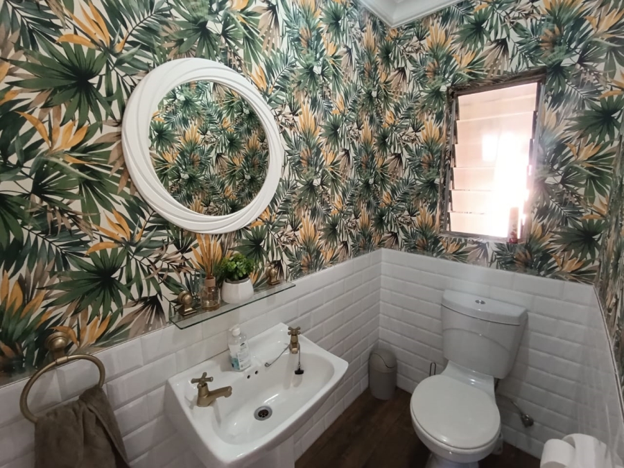 3 Bedroom Property for Sale in Brackenhurst Gauteng