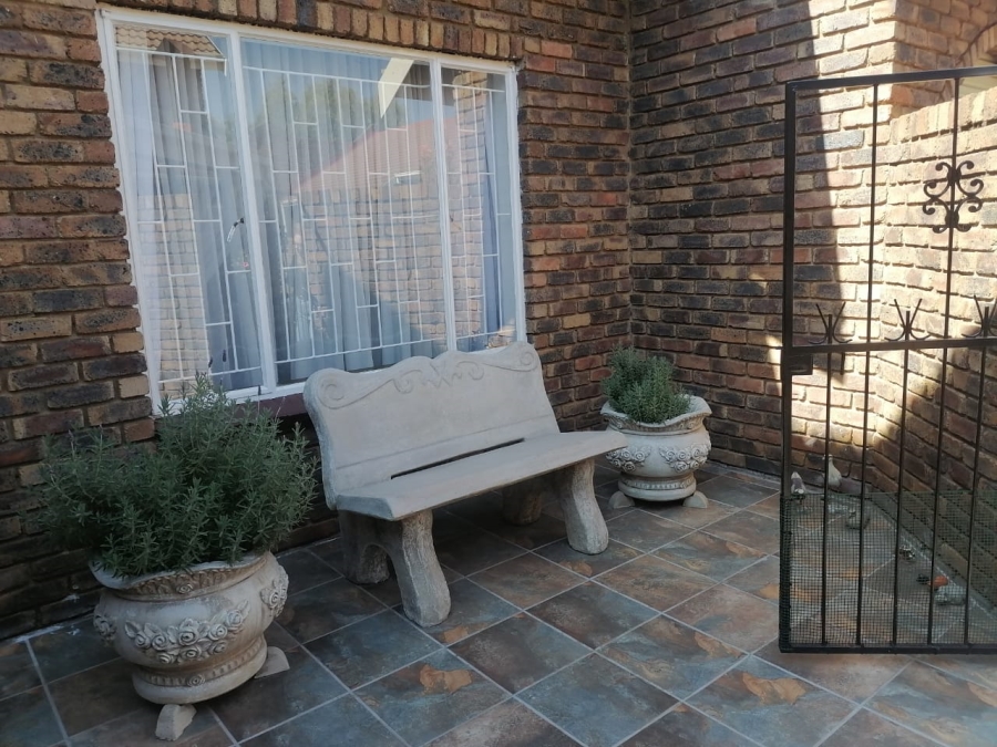 3 Bedroom Property for Sale in Birchleigh North Gauteng