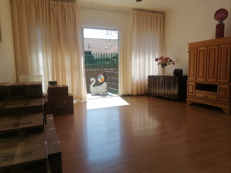 3 Bedroom Property for Sale in Birchleigh North Gauteng