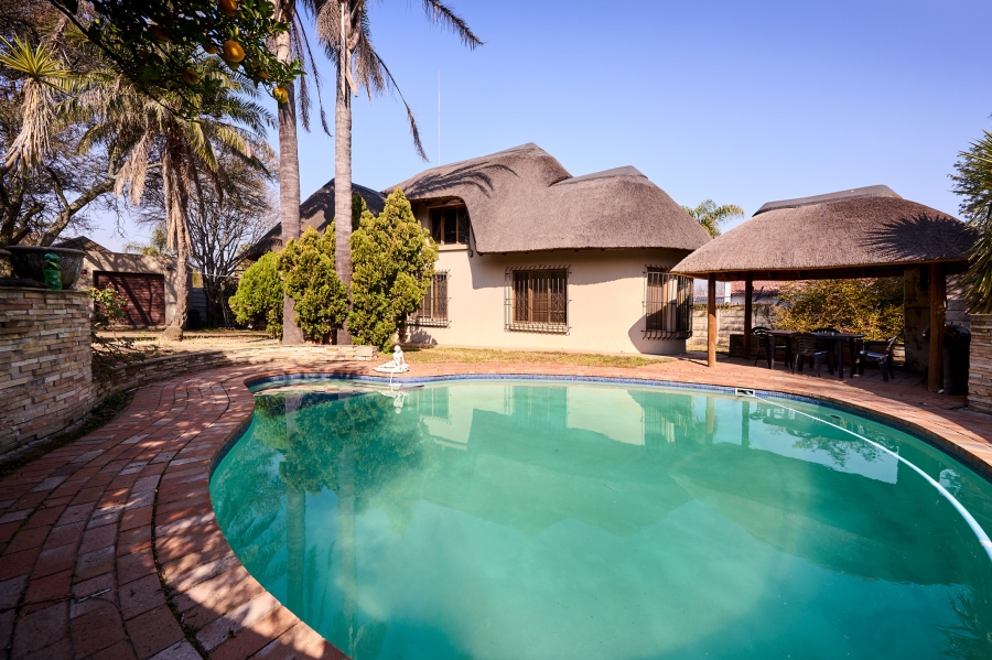 2 Bedroom Property for Sale in Vorna Valley Gauteng
