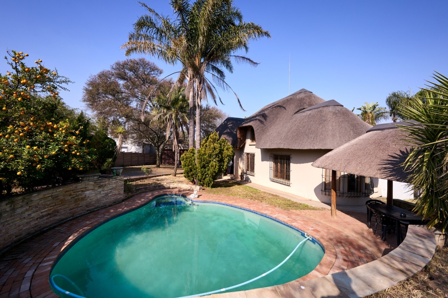 2 Bedroom Property for Sale in Vorna Valley Gauteng