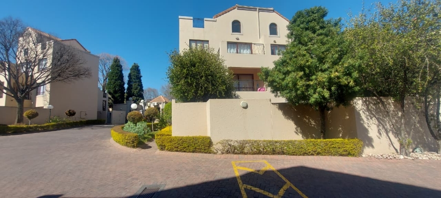 1 Bedroom Property for Sale in Sunninghill Gauteng