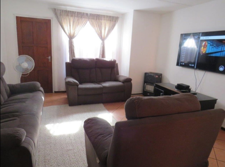2 Bedroom Property for Sale in Albertsdal Gauteng