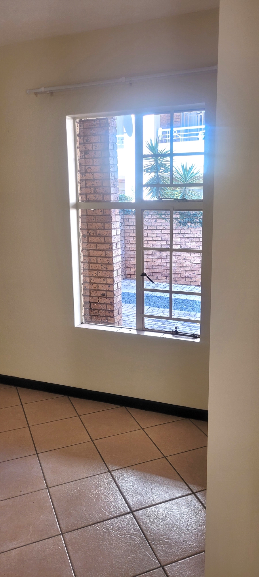 2 Bedroom Property for Sale in Die Hoewes Gauteng
