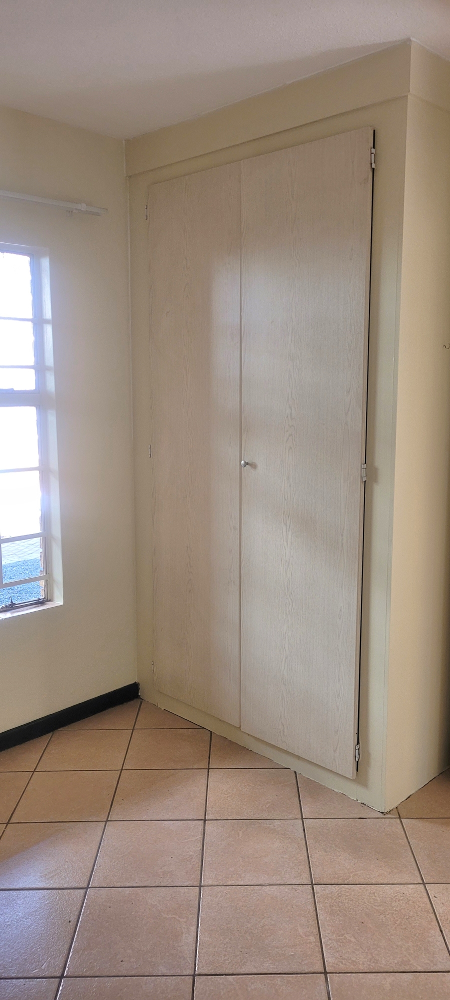 2 Bedroom Property for Sale in Die Hoewes Gauteng