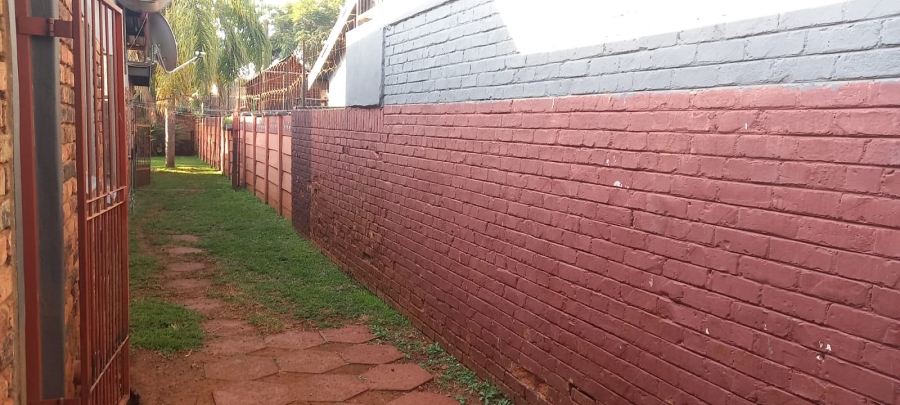 To Let 1 Bedroom Property for Rent in Kilner Park Gauteng