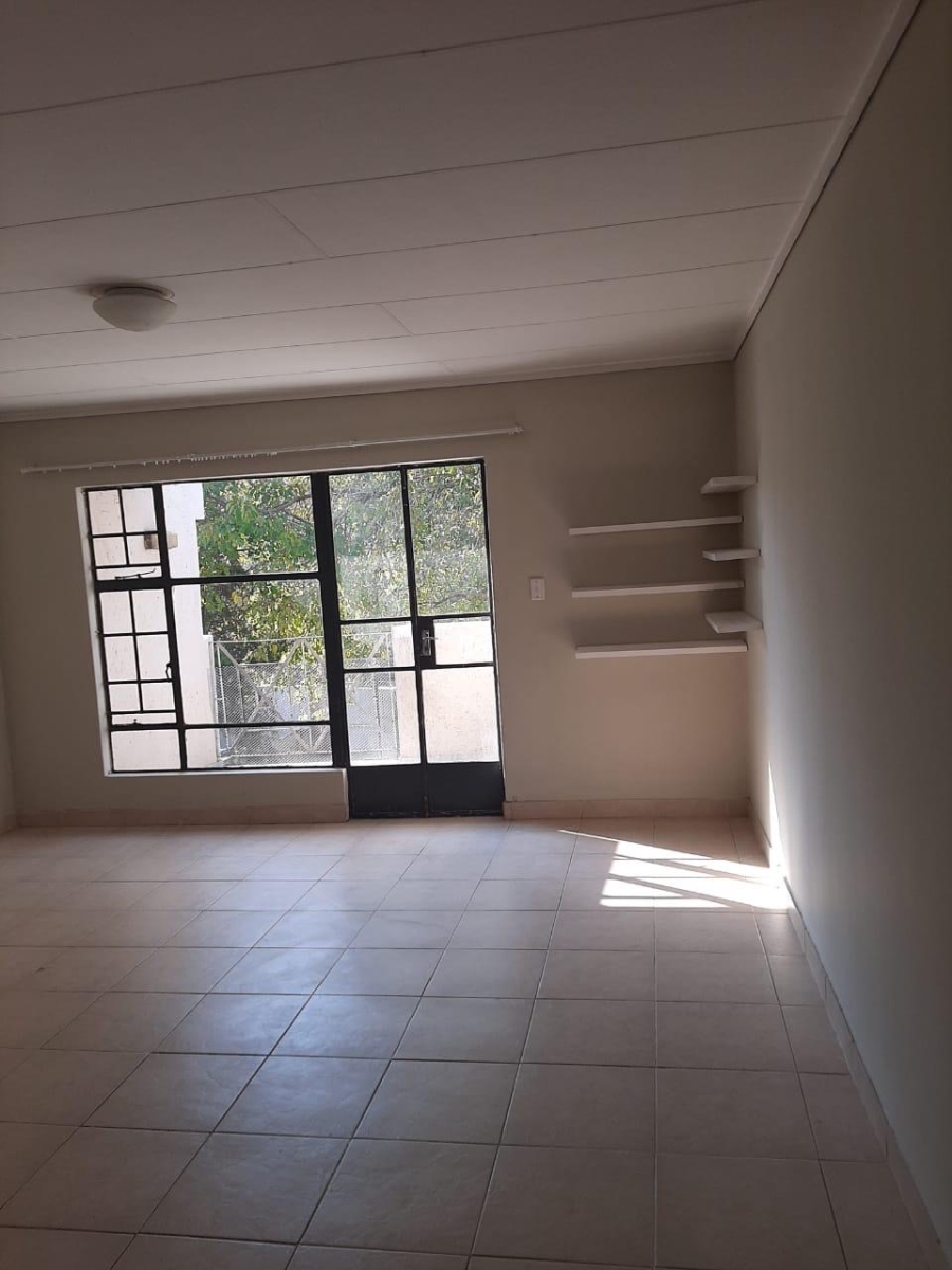 To Let 2 Bedroom Property for Rent in Paulshof Gauteng