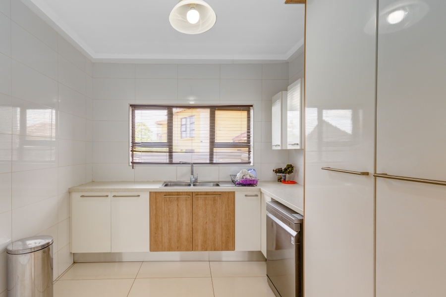 5 Bedroom Property for Sale in Heuwelsig Estate Gauteng
