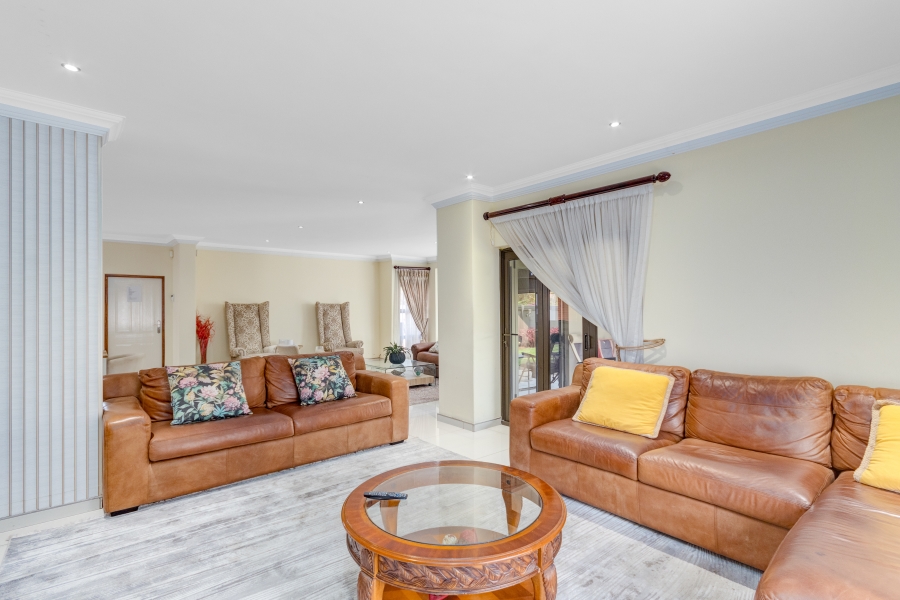 5 Bedroom Property for Sale in Heuwelsig Estate Gauteng