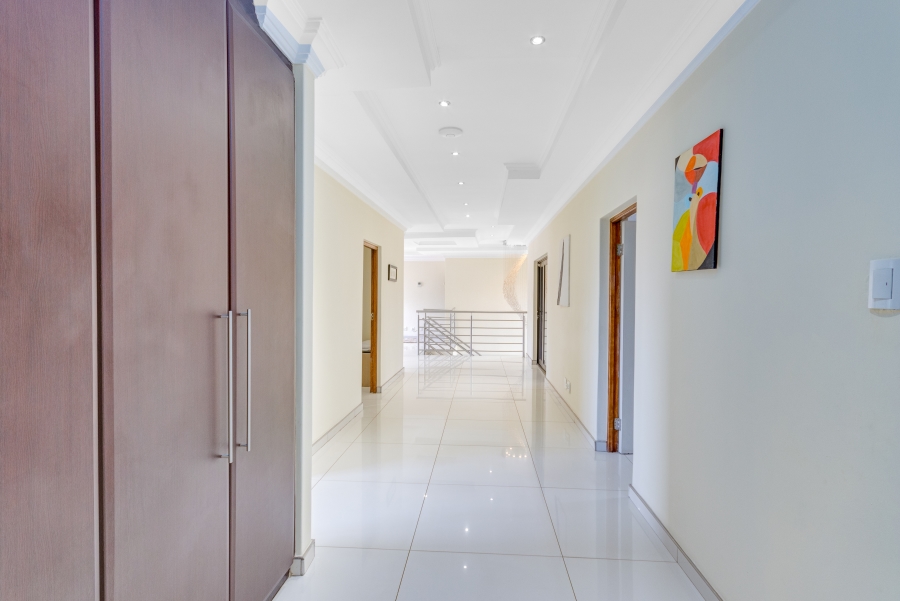 5 Bedroom Property for Sale in Heuwelsig Estate Gauteng