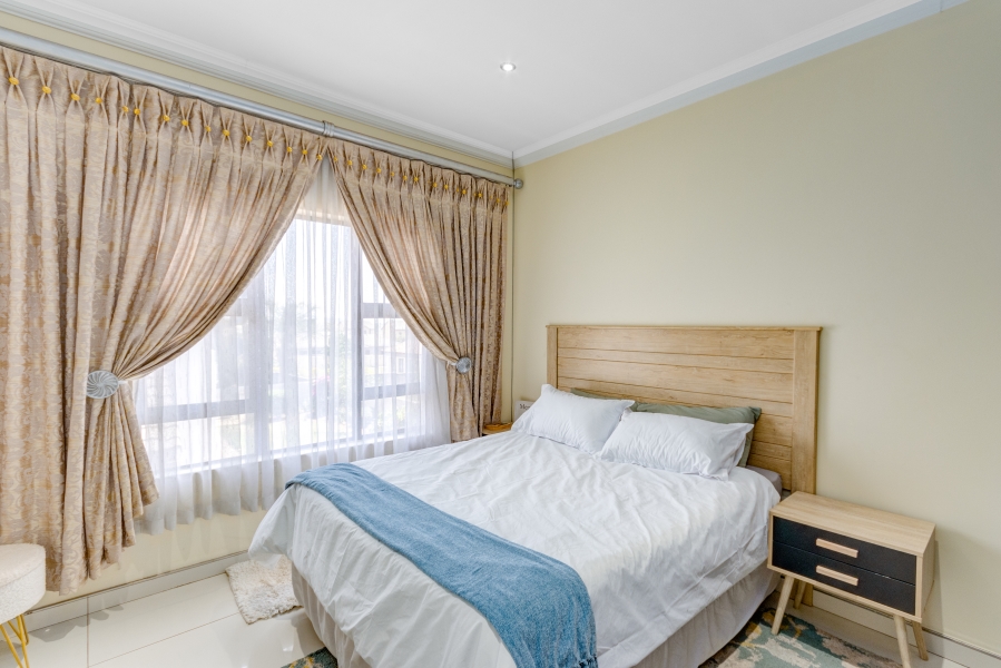 5 Bedroom Property for Sale in Heuwelsig Estate Gauteng