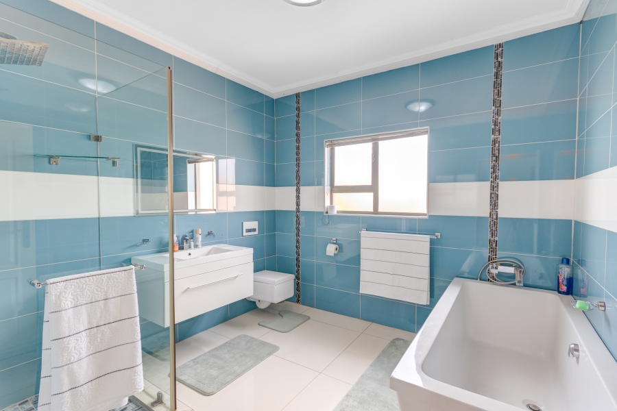 5 Bedroom Property for Sale in Heuwelsig Estate Gauteng
