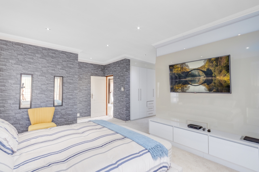 5 Bedroom Property for Sale in Heuwelsig Estate Gauteng