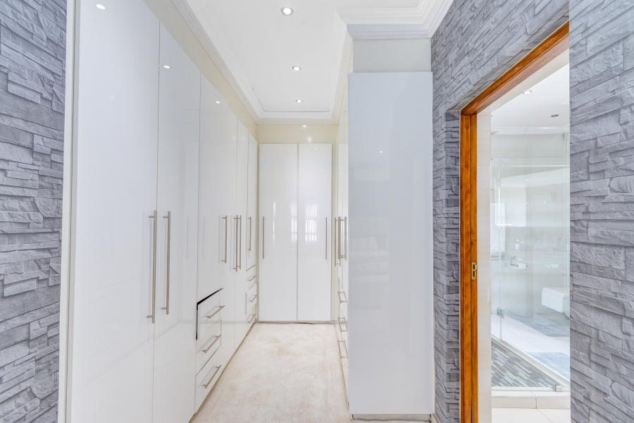 5 Bedroom Property for Sale in Heuwelsig Estate Gauteng