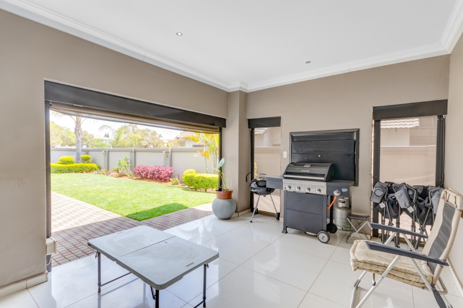 5 Bedroom Property for Sale in Heuwelsig Estate Gauteng