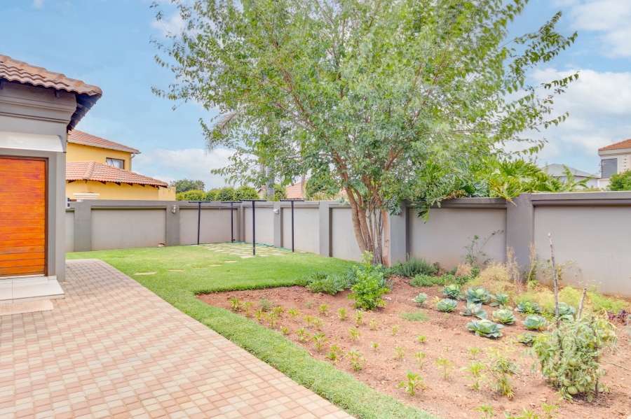 5 Bedroom Property for Sale in Heuwelsig Estate Gauteng