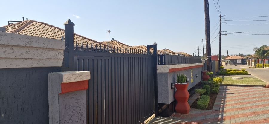 To Let 2 Bedroom Property for Rent in Gem Valley Gauteng
