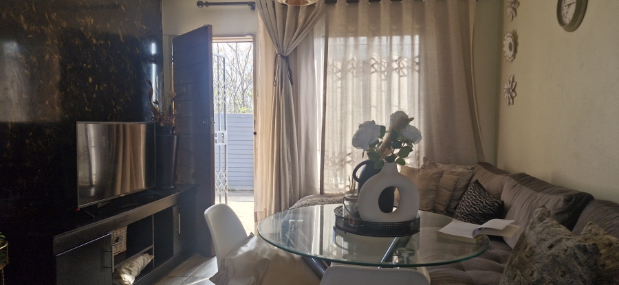 To Let 2 Bedroom Property for Rent in Gem Valley Gauteng