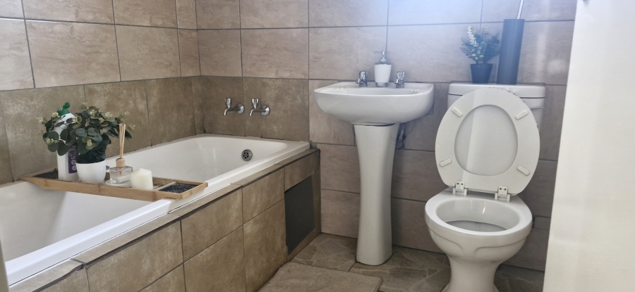 To Let 2 Bedroom Property for Rent in Gem Valley Gauteng