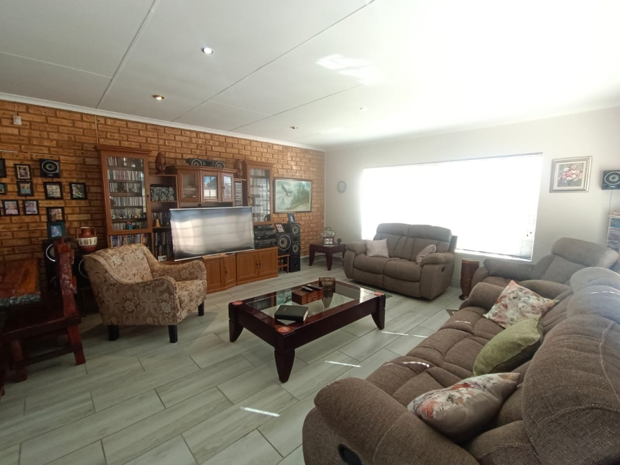 3 Bedroom Property for Sale in Eike Park Gauteng