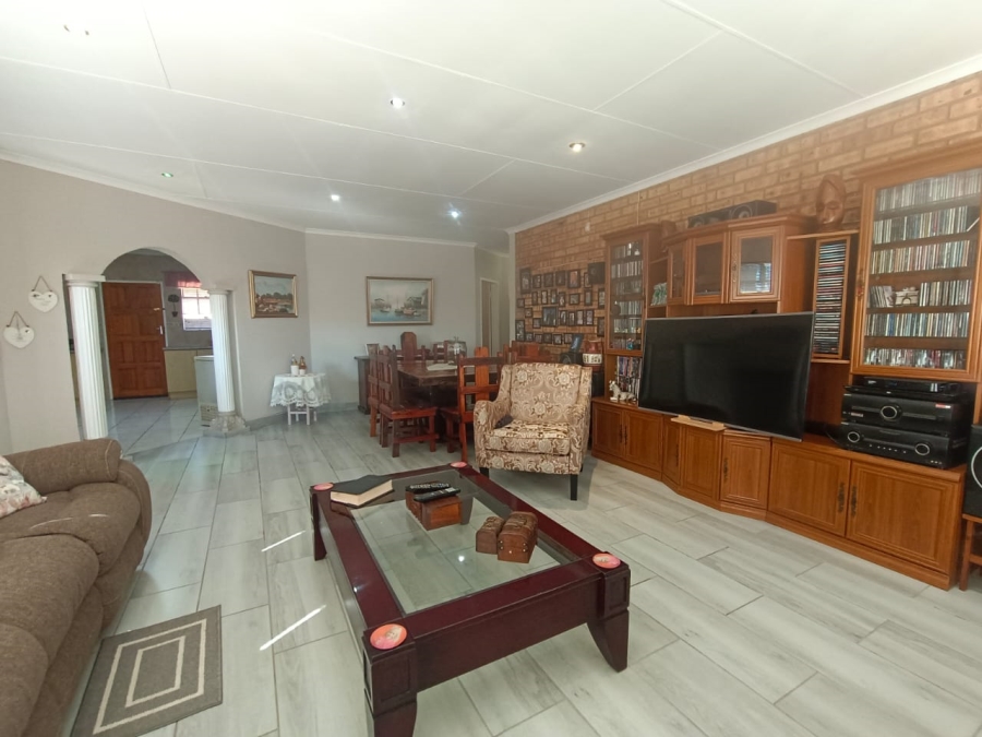 3 Bedroom Property for Sale in Eike Park Gauteng