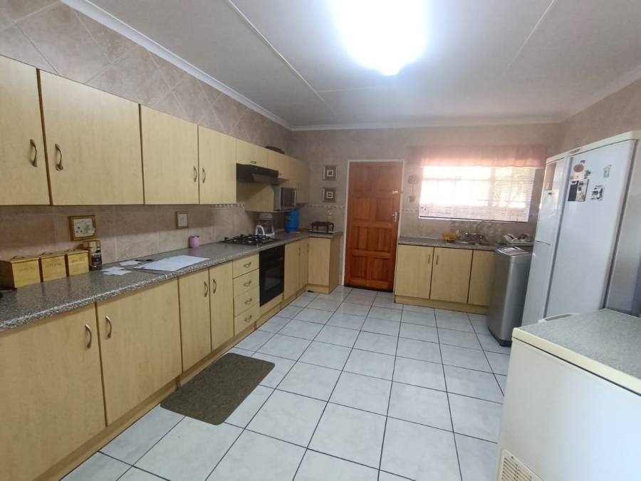 3 Bedroom Property for Sale in Eike Park Gauteng