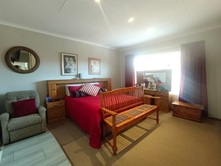 3 Bedroom Property for Sale in Eike Park Gauteng