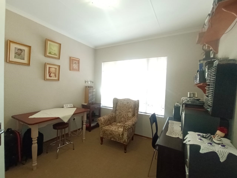 3 Bedroom Property for Sale in Eike Park Gauteng