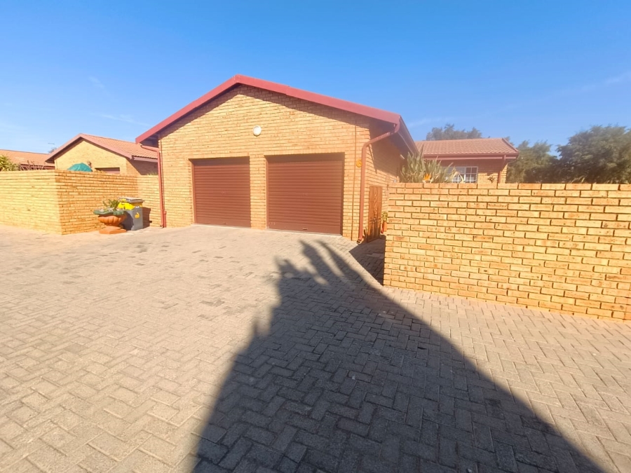 3 Bedroom Property for Sale in Eike Park Gauteng