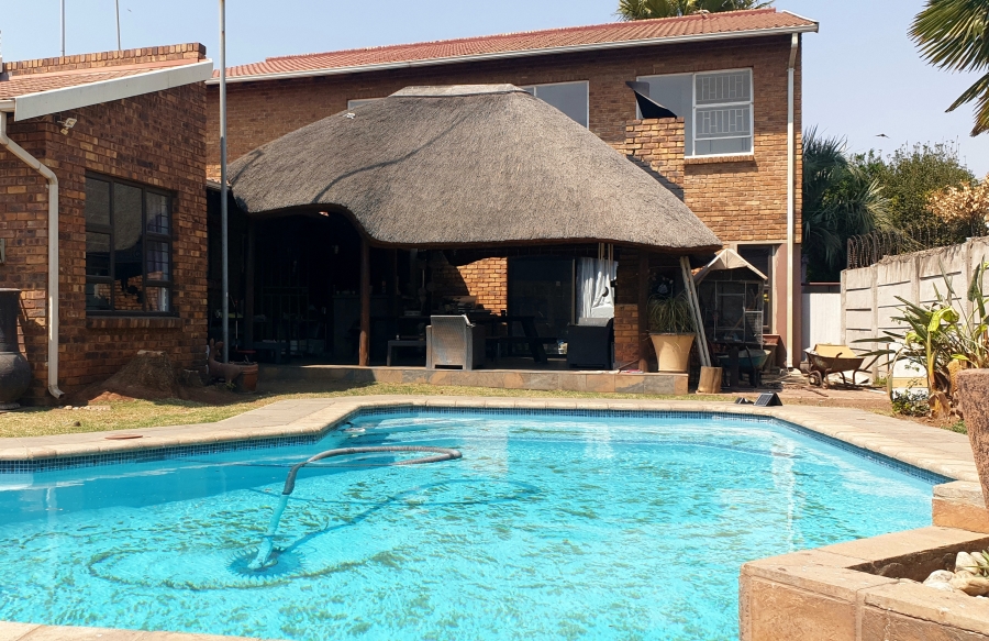 8 Bedroom Property for Sale in Dalpark Ext 1 Gauteng