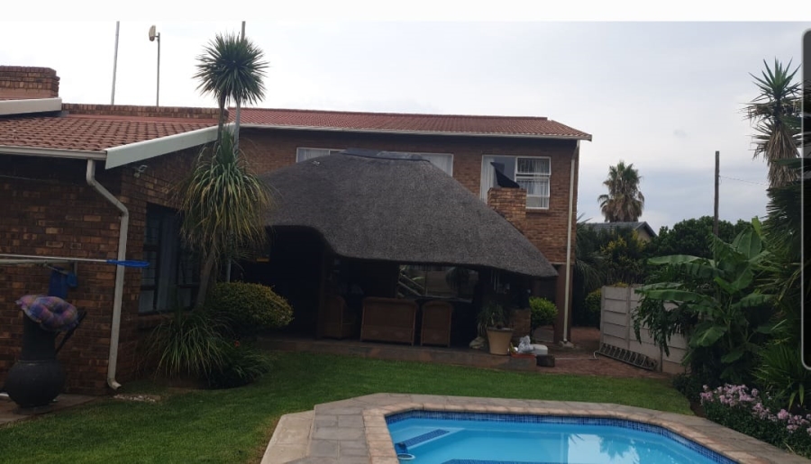 8 Bedroom Property for Sale in Dalpark Ext 1 Gauteng